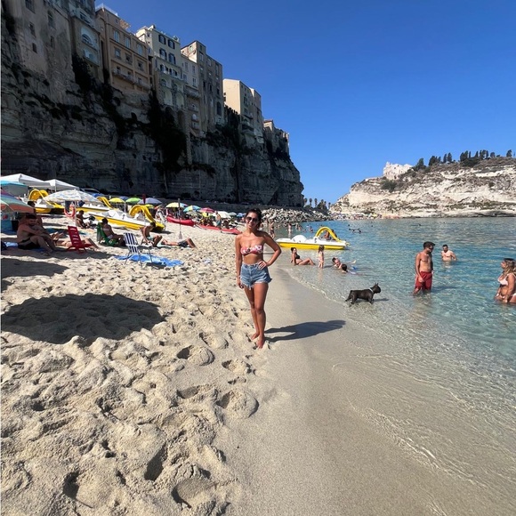 Meet your Posher, Julia - Picture 3 of 3